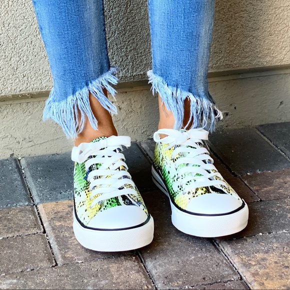 Leopard Snake Print Low Cut Lace Up Era Sneakers - Picture 6 of 15